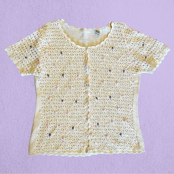 Vintage Sweaters - Vintage short sleeve crochet cardigan with rose buds